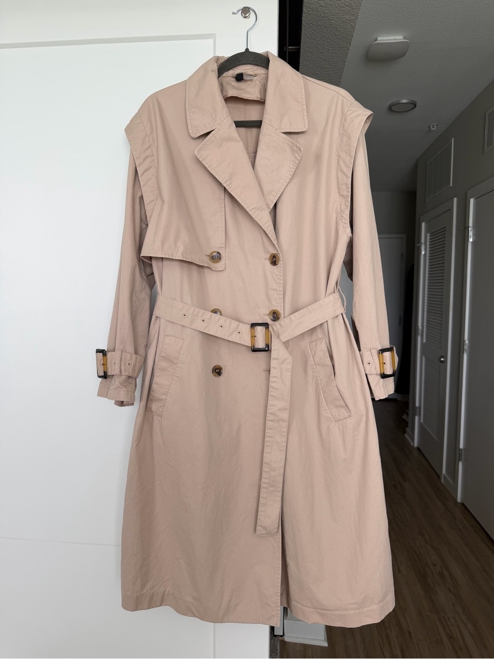 H&M Light Beige Trench Coat with Belt